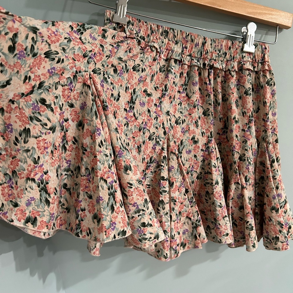 Skort Floral by ShoptheMint - Picture 3 of 5